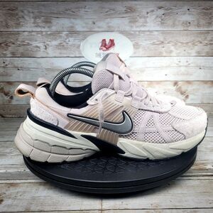 Nike V2K Run Women's Size 9 Platinum Violet  Athletic Running Shoes